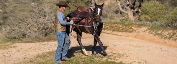 training-tip_prepping-colt-on-ground-before-riding-outside-first-time